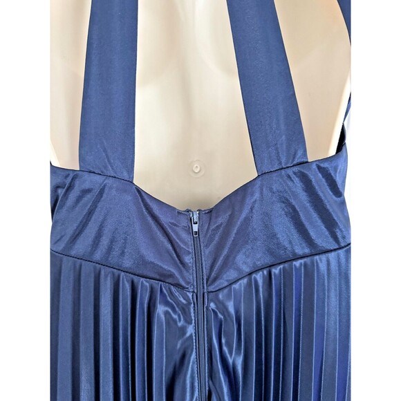 Sequin Hearts Navy Formal Prom Dress Sz 5 Beaded Halter Flowing Silky Gown NWT - Picture 7 of 16